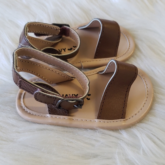 NEW Old Navy Baby Ankle Strap Sandals 0-3 Months - Picture 3 of 7